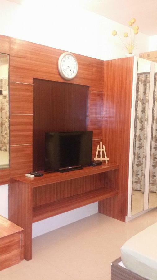 Studio At La Guardia سيبو المظهر الخارجي الصورة